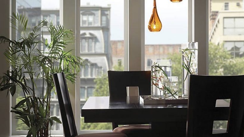 Pendant lights in the dining room
