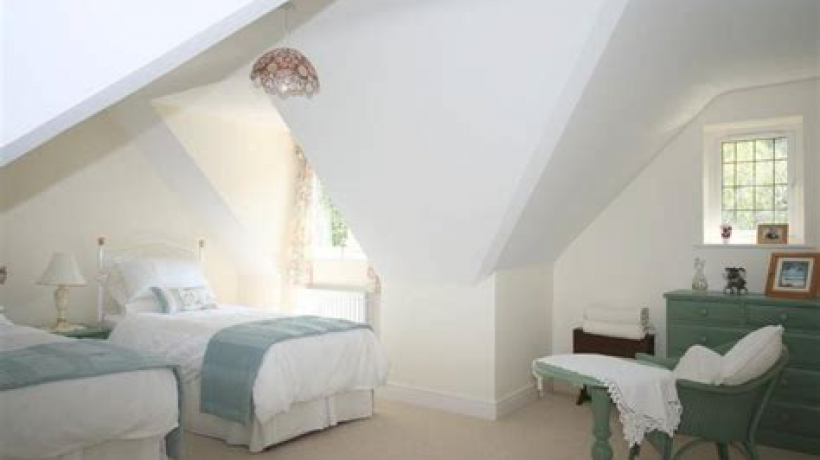 How to Find Bedroom Furniture for an Oddly Shaped Room