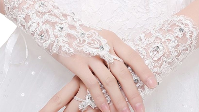 4 TYPES OF WEDDING GLOVES