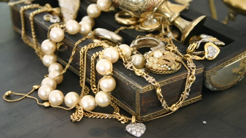 The Timeless Allure of Vintage Jewellery: Unlocking the Elegance