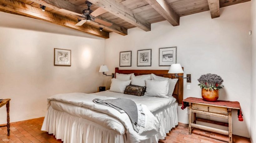 How to Western Bedroom Decor