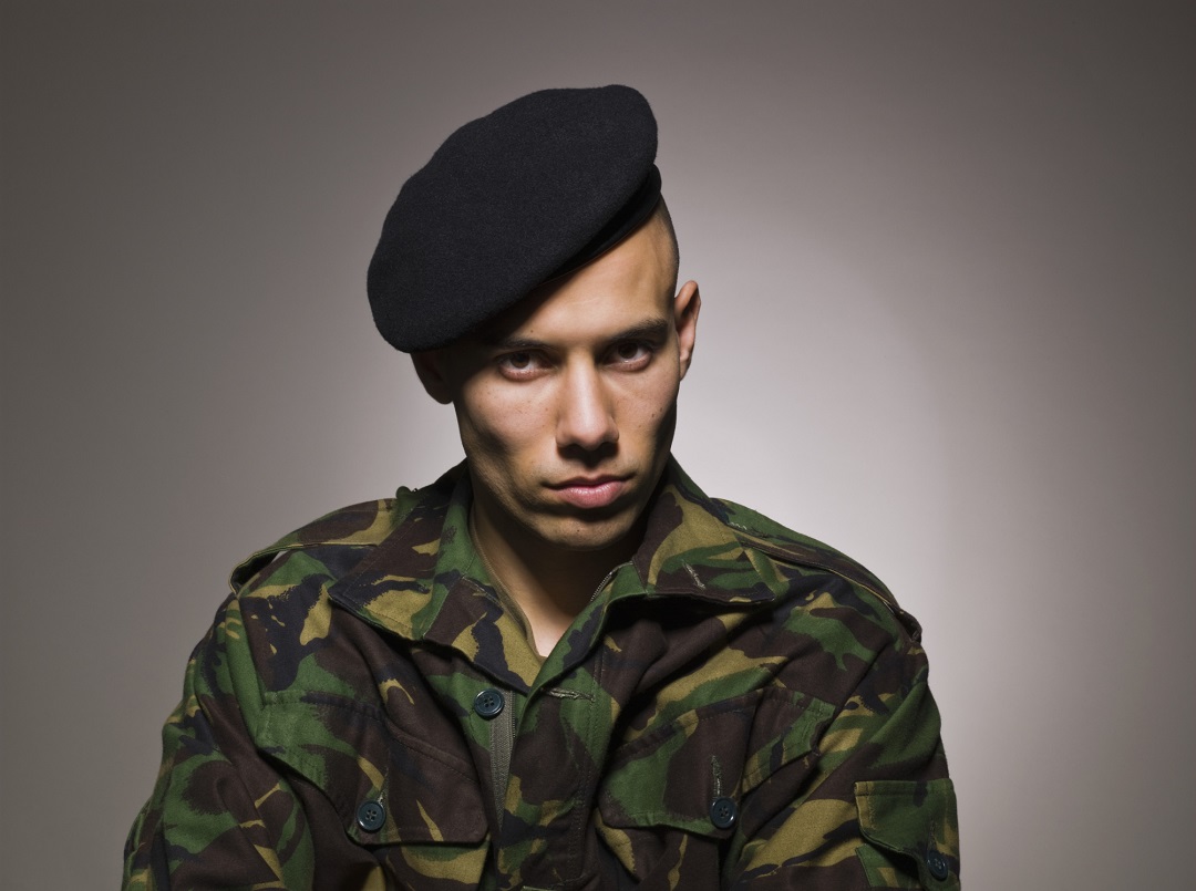 how to wear a beret
